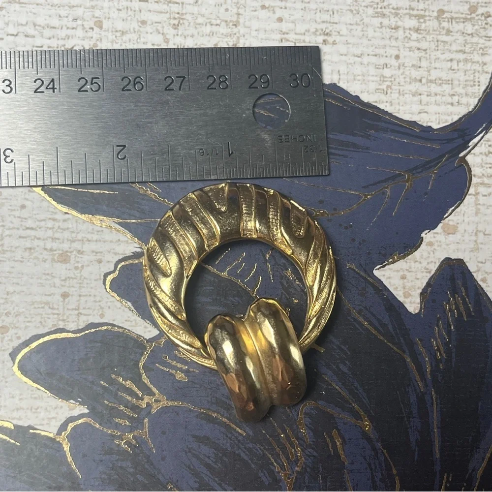 Vintage 80s RUNWAY Huge Oversized Hinged Gold Tone Hoop Earrings D3